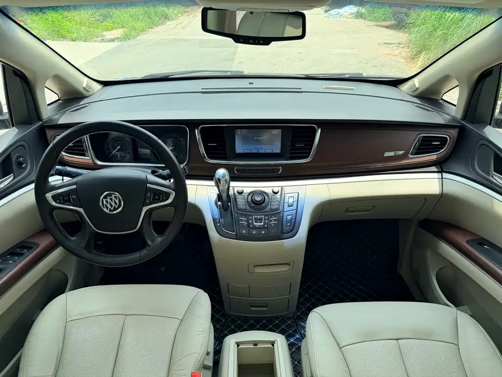 Buick GL8 2015 — фото 15