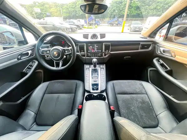 Porsche Macan 2016