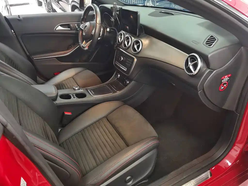 Mercedes-Benz CLA 2017 — фото 15