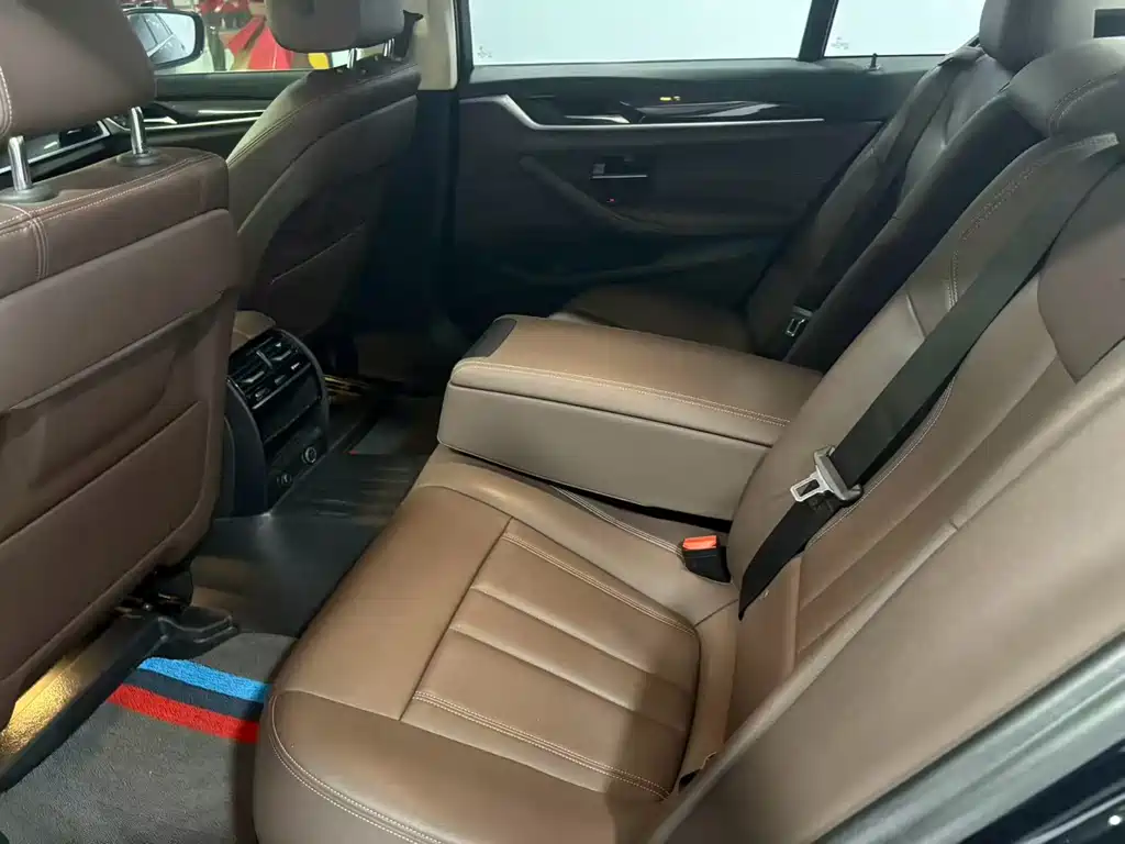 BMW 5 Series 2019