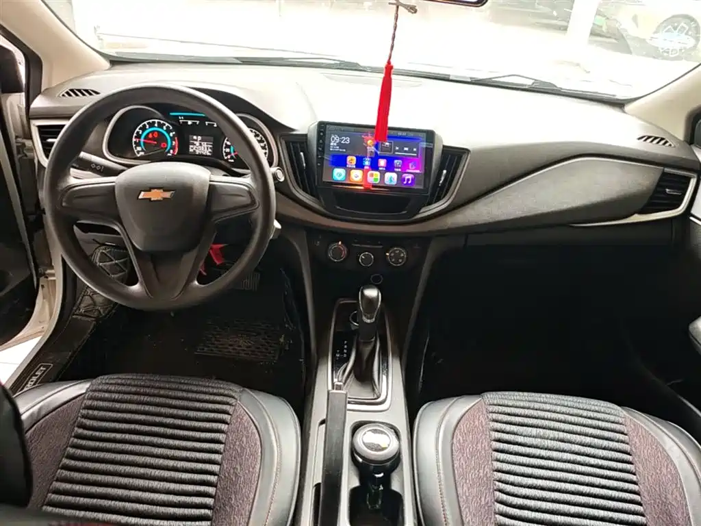 Chevrolet Cavalier 2019 — фото 10