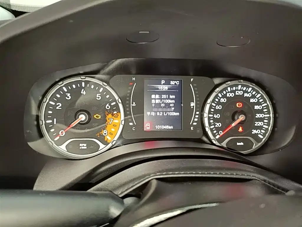 Jeep Renegade 2016 — фото 12