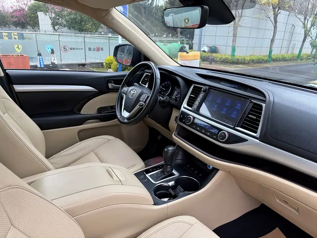 Toyota Highlander 2018 — фото 21