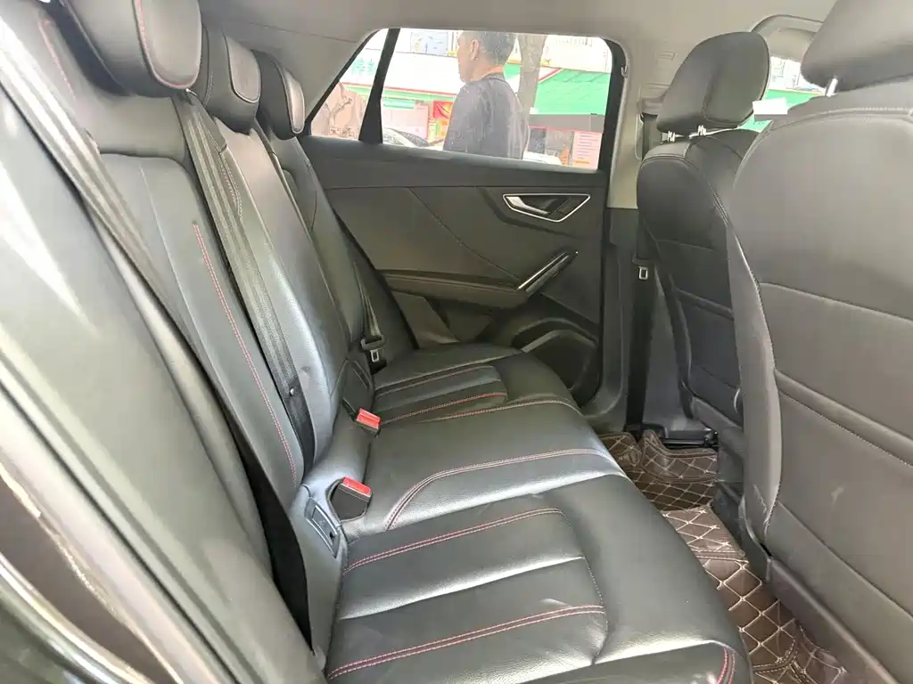 Audi Q2L 2023