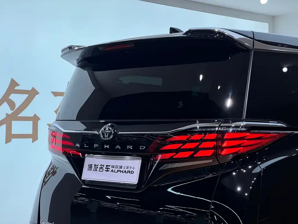 Toyota Alphard 2025 — фото 8