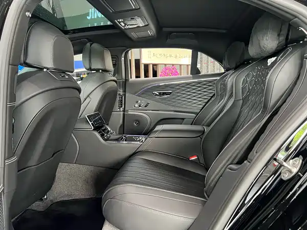 Bentley Flying Spur Plug-In Hybrid 2023