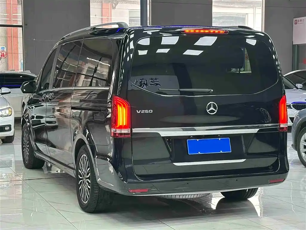 Mercedes-Benz V-Class 2018 — фото 4