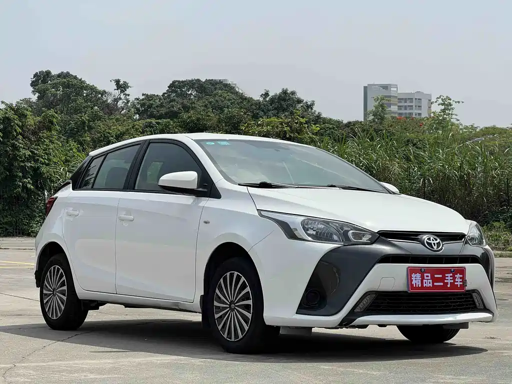 Toyota Yaris L 2017 — фото 2