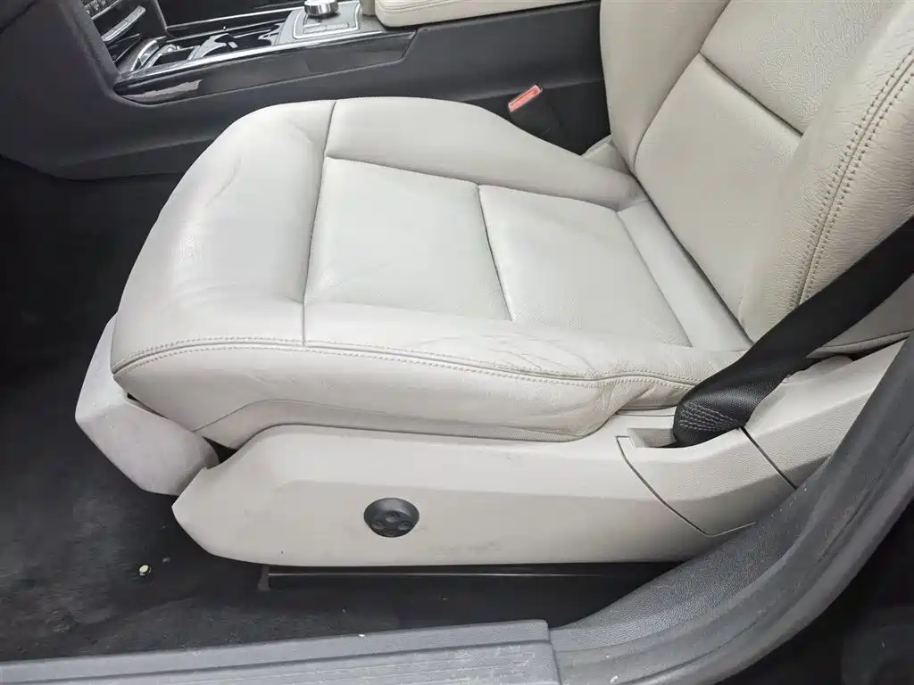 Mercedes-Benz E-Class 2013 — фото 20