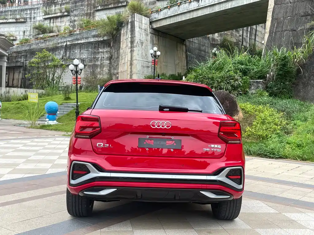 Audi Q2L 2022 — фото 10