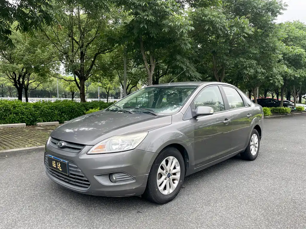 Ford Focus 2014 — фото 1