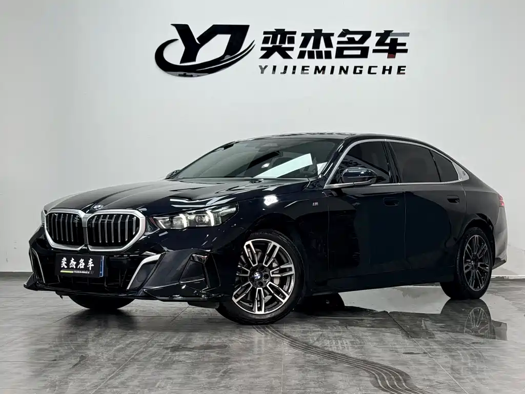 BMW 5 Series 2025