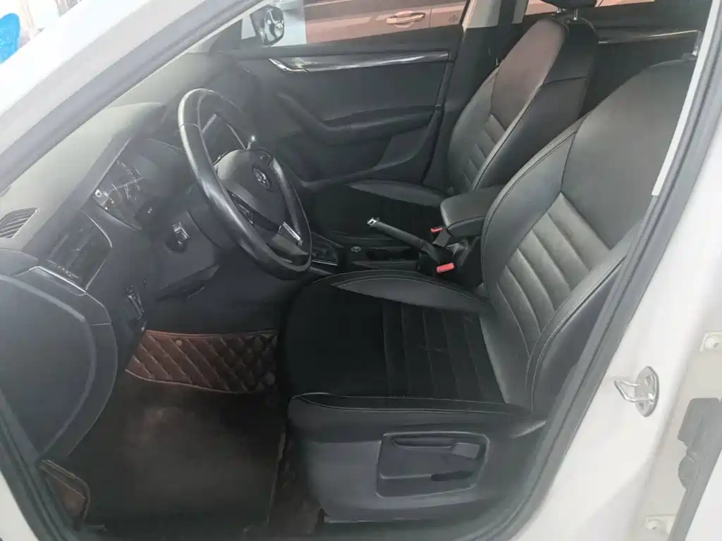 Skoda Octavia 2017 — фото 15