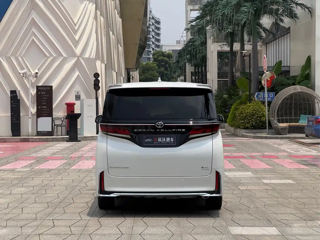 Toyota Vellfire 2024