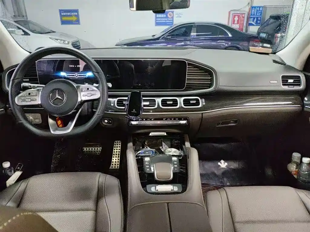 Mercedes-Benz GLS 2023