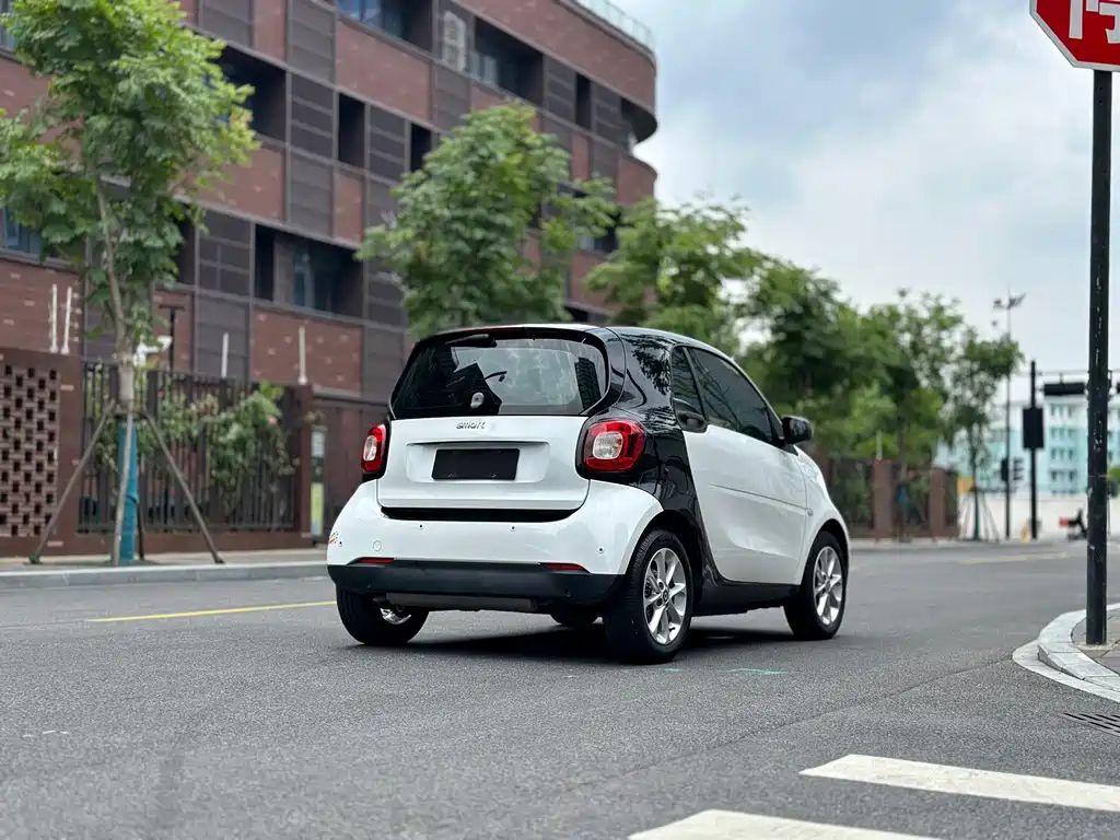 smart fortwo 2019 — фото 6