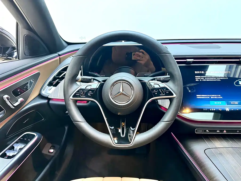 Mercedes-Benz E-Class 2024 — фото 14