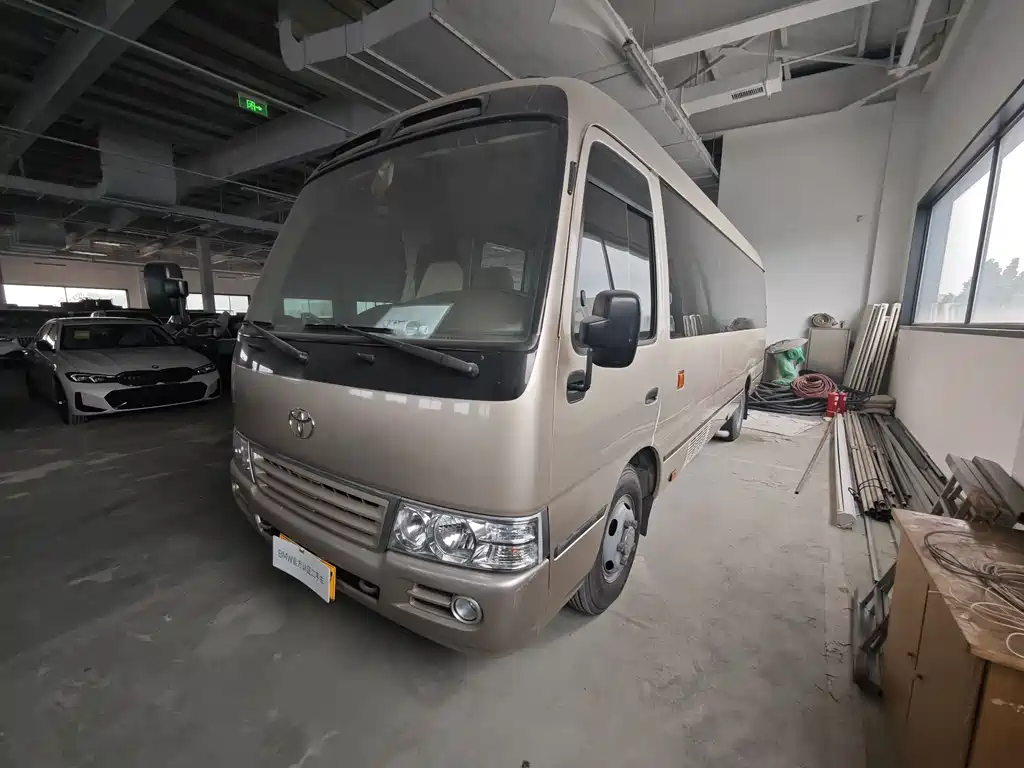 Toyota Coaster 2012