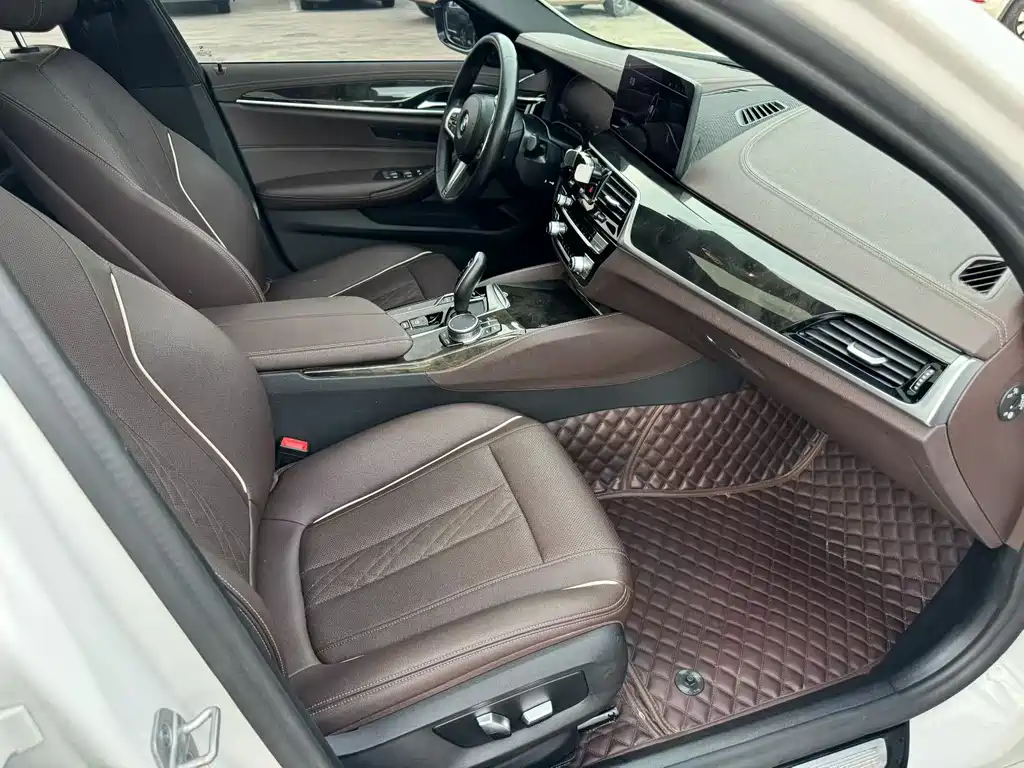 BMW 5 Series 2021