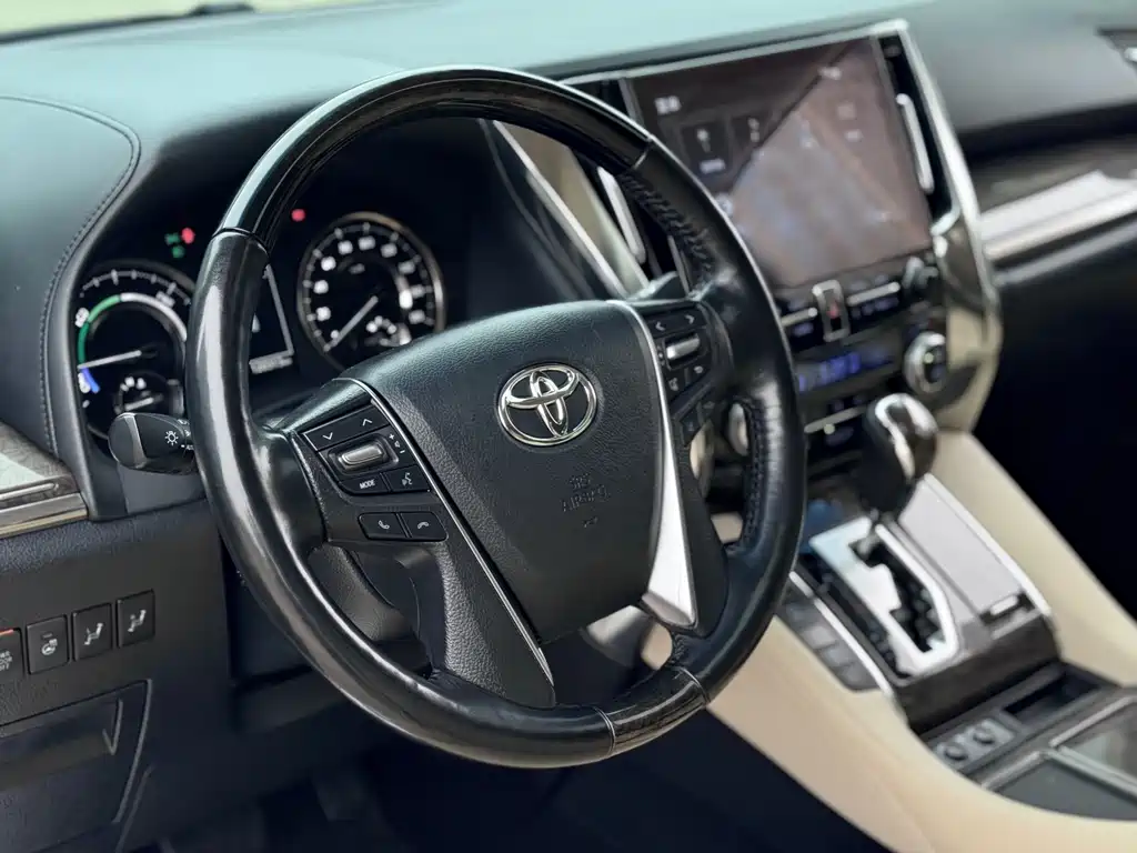 Toyota Vellfire 2021 — фото 21