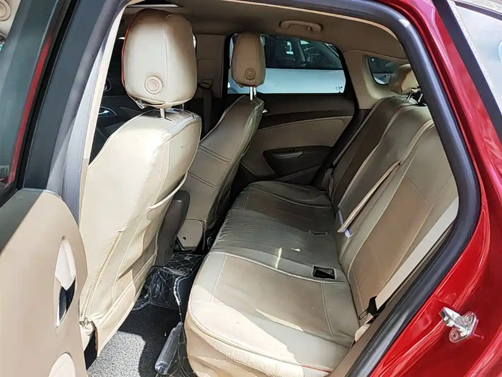 Buick Excelle 2015 — фото 17