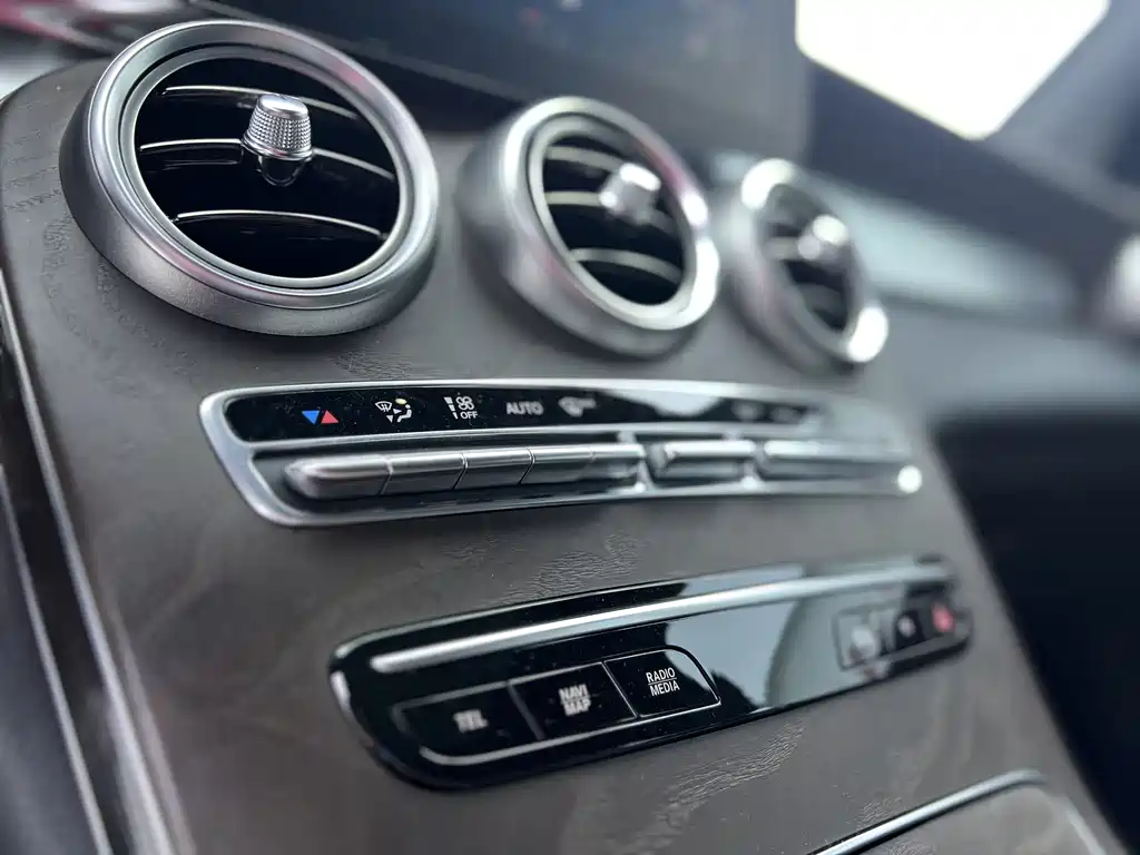 Mercedes-Benz GLC 2020 — фото 25