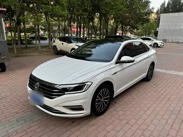 Volkswagen Sagitar 2020