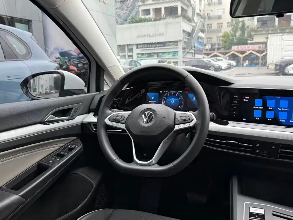 Volkswagen Golf 2024