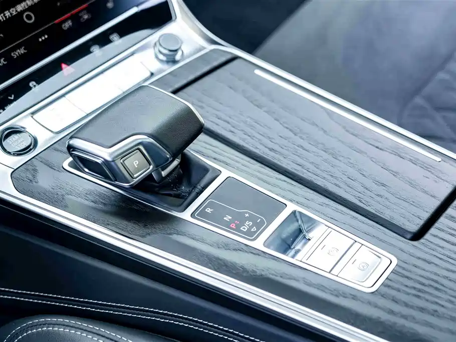 Audi A6L 2025 — фото 13