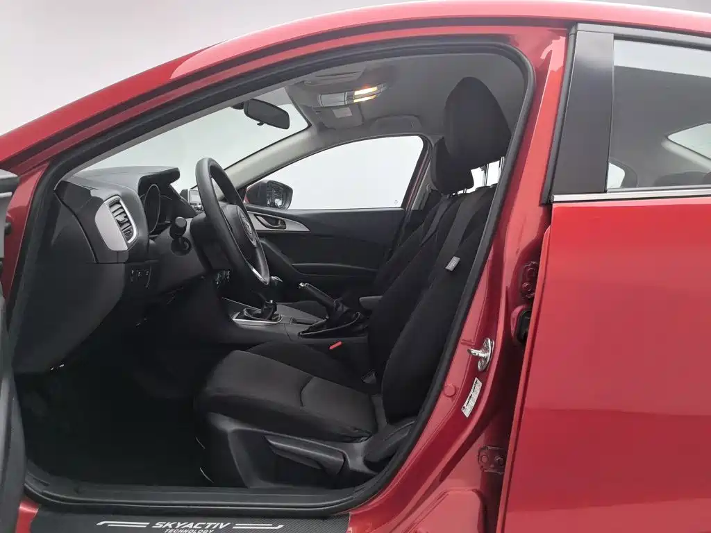 Mazda 3 Axela 2018 — фото 10