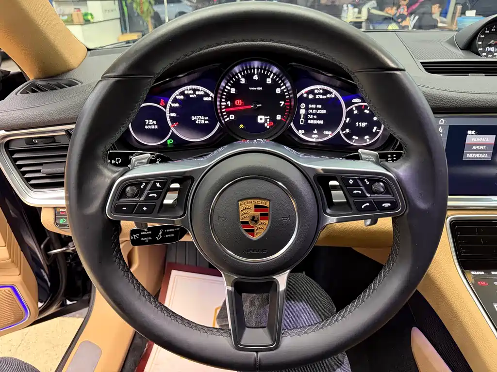 Porsche Panamera 2018 — фото 19