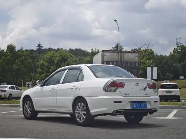 Soueast V3 Lingyue 2014