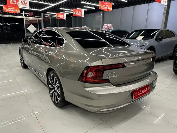 Volvo S90 2022