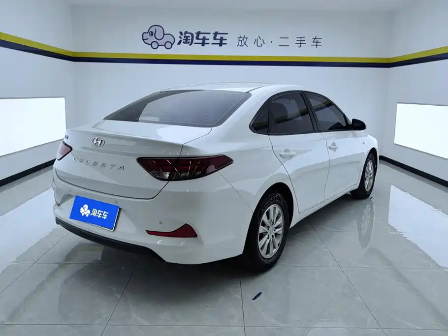 Hyundai Elantra 2022