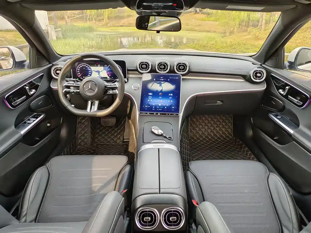 Mercedes-Benz C-Class 2023 — фото 7