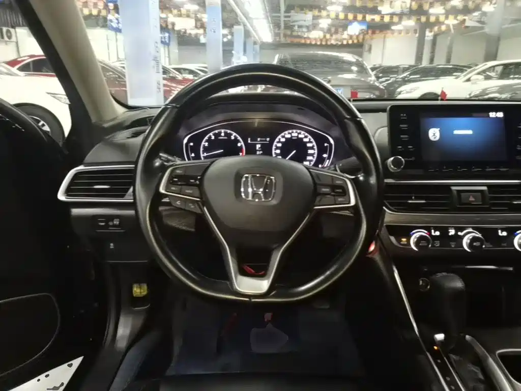 Honda Accord 2020 — фото 11