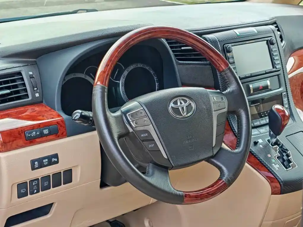 Toyota Alphard 2010 — фото 10