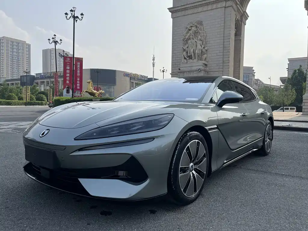 Denza Z9GT 2024