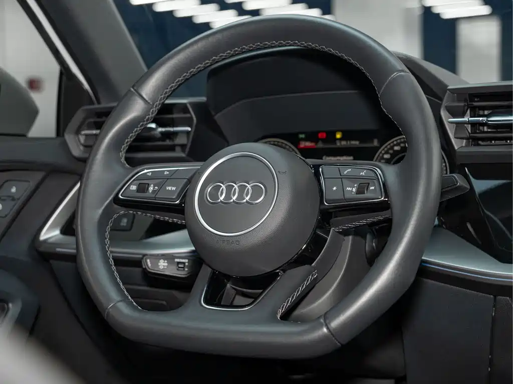 Audi A3 2023 — фото 15