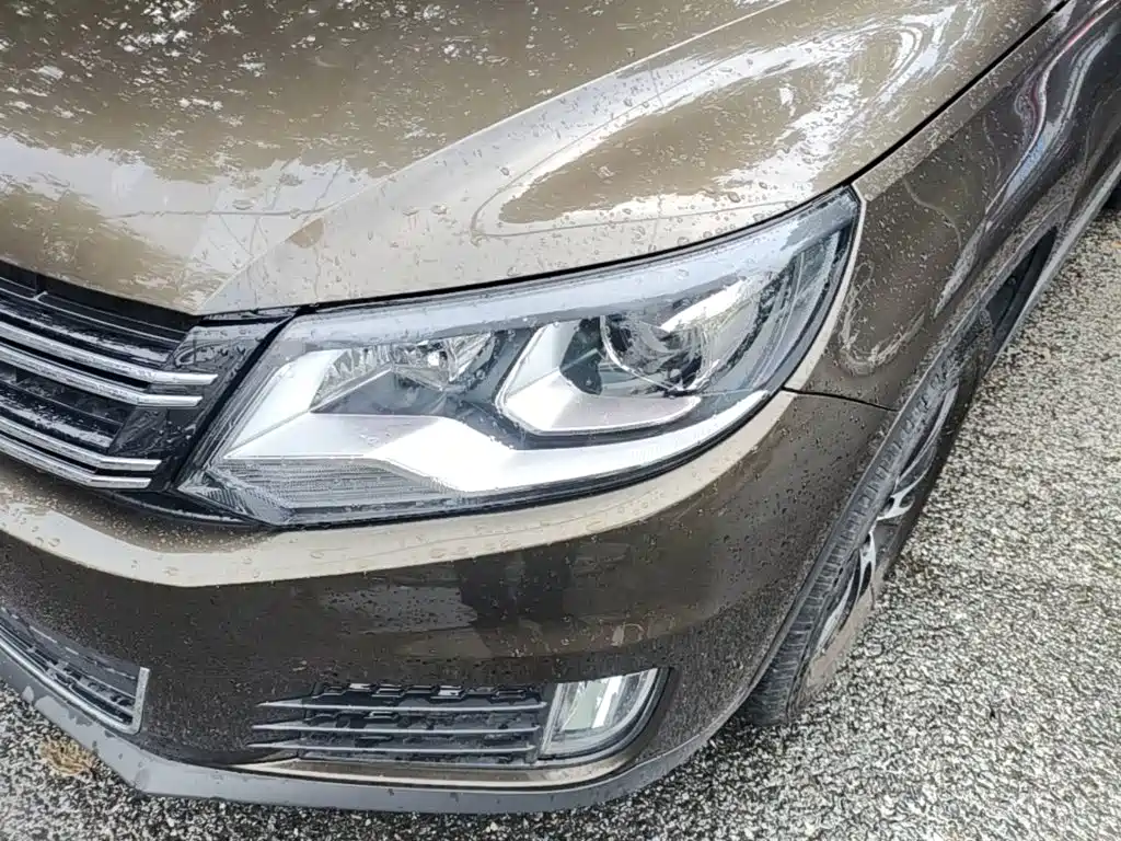 Volkswagen Tiguan 2017 — фото 24