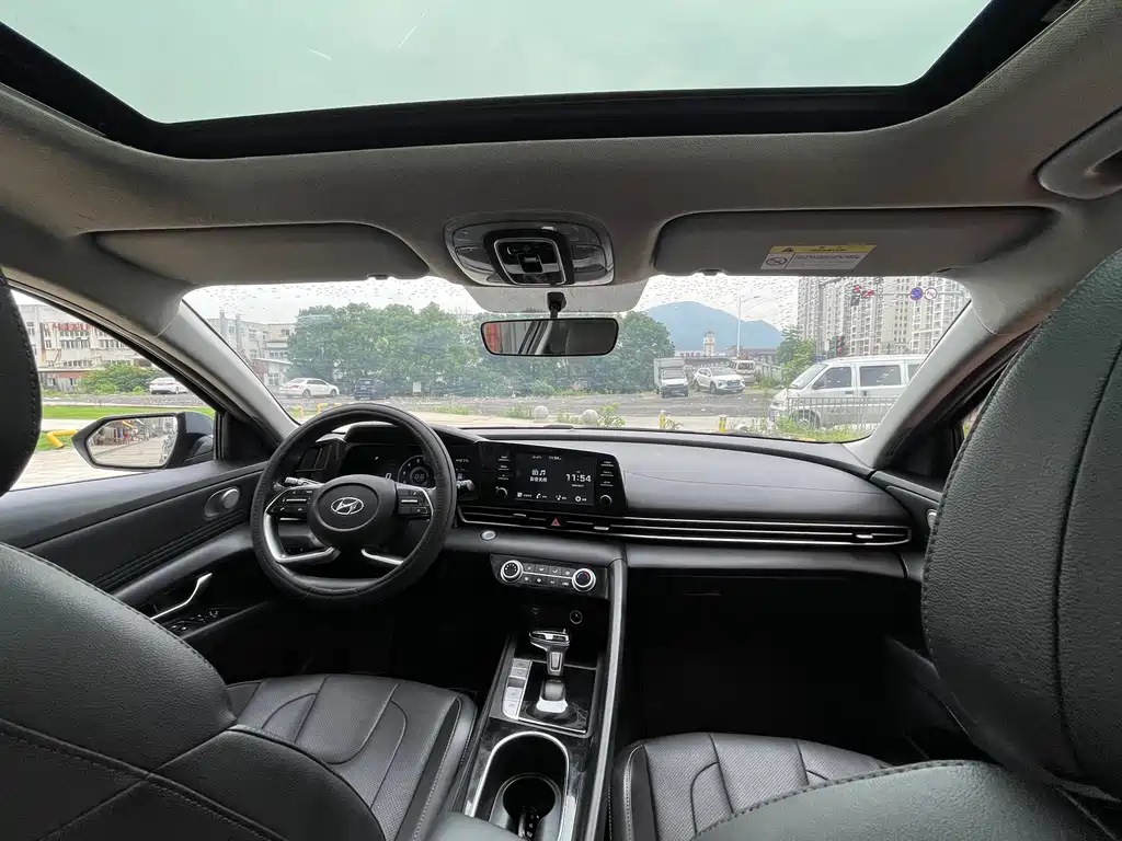 Hyundai Elantra 2020 — фото 16