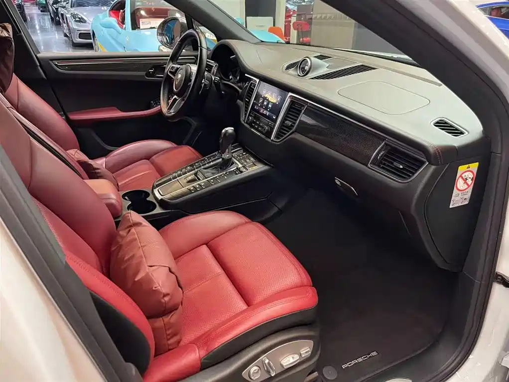 Porsche Macan 2018 — фото 13