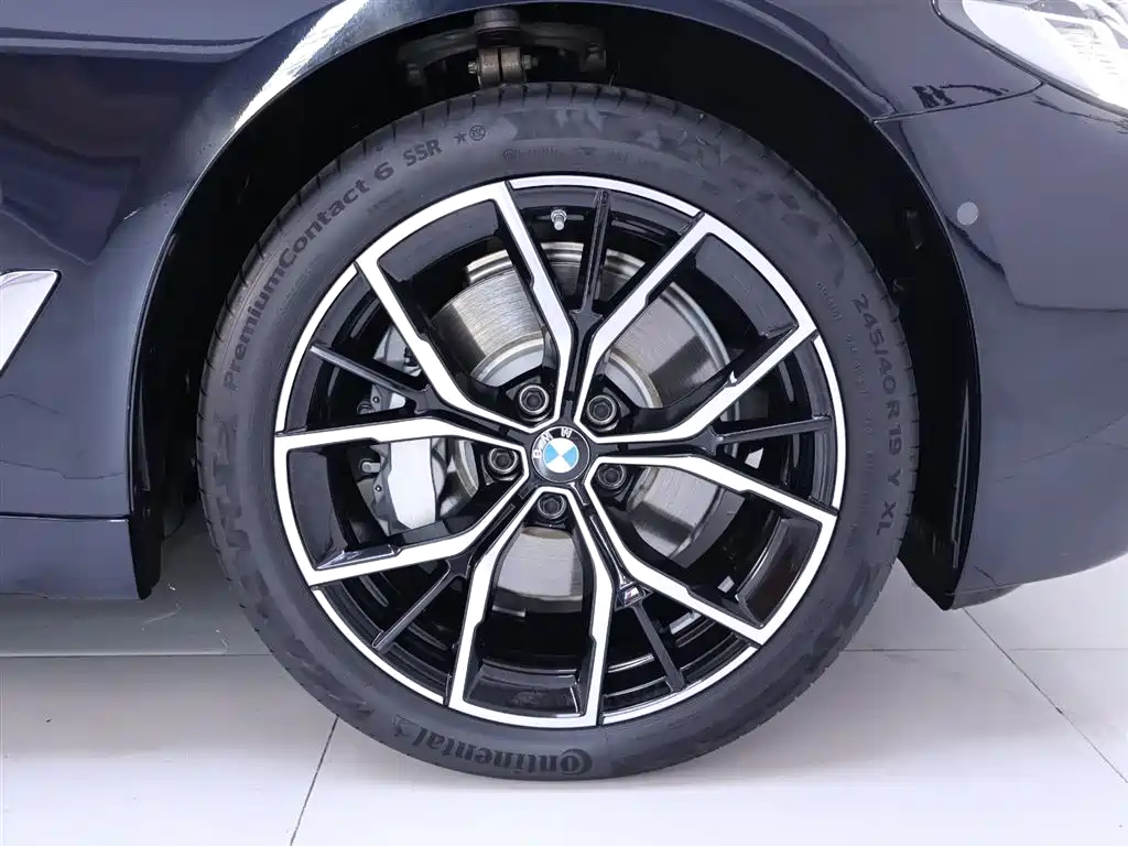 BMW 5 Series 2024