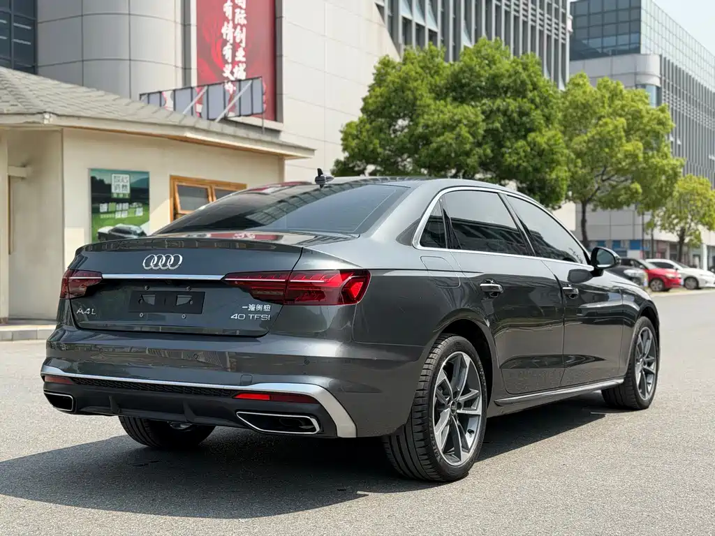 Audi A4L 2022 — фото 18