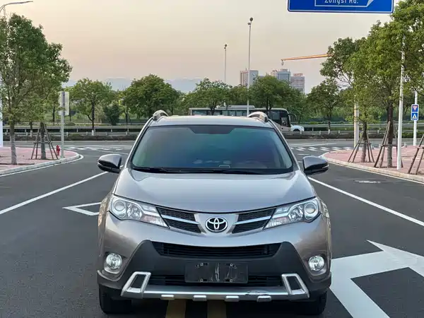 Toyota RAV4 2015