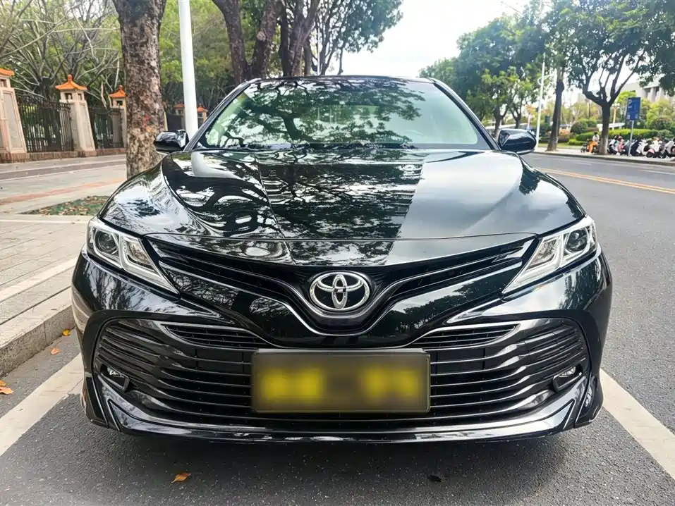 Toyota Camry 2019 — фото 24