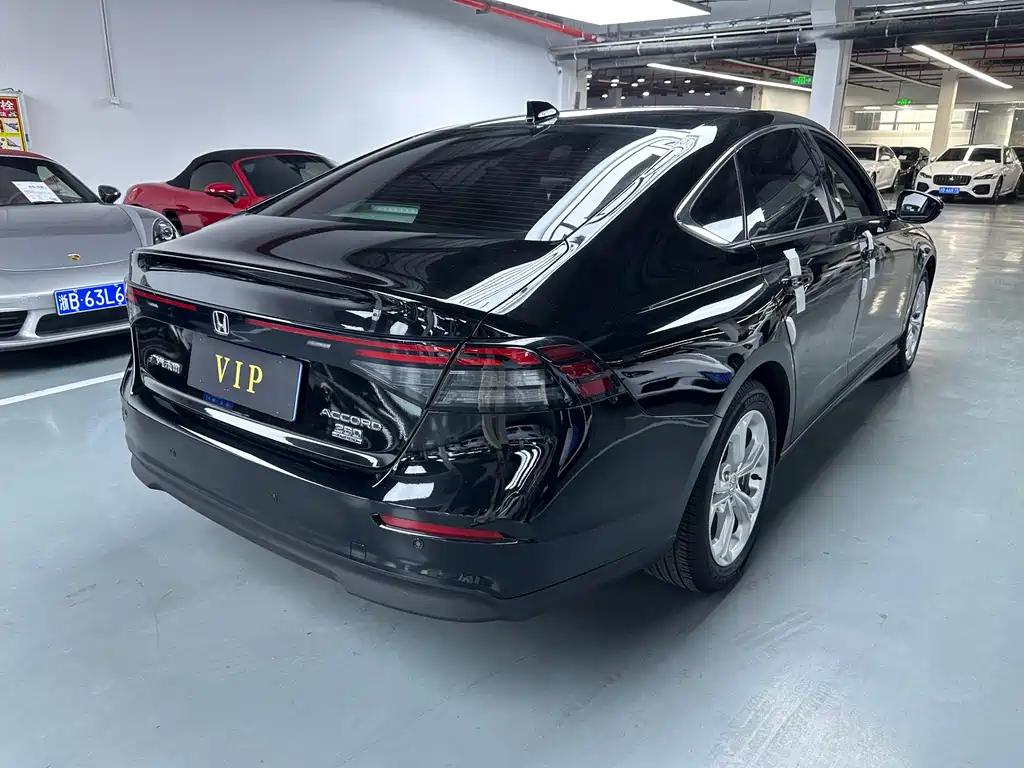 Honda Accord 2024 — фото 11