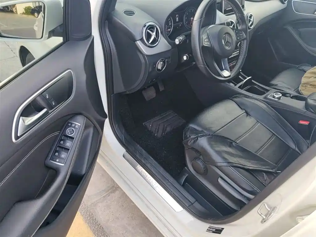 Mercedes-Benz B-Class 2017 — фото 16