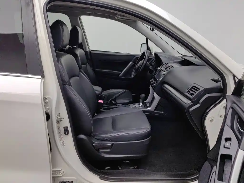Subaru Forester 2015 — фото 23