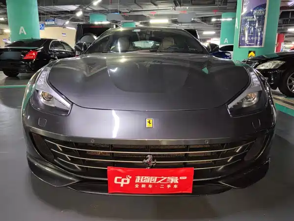 Ferrari GTC4Lusso 2019